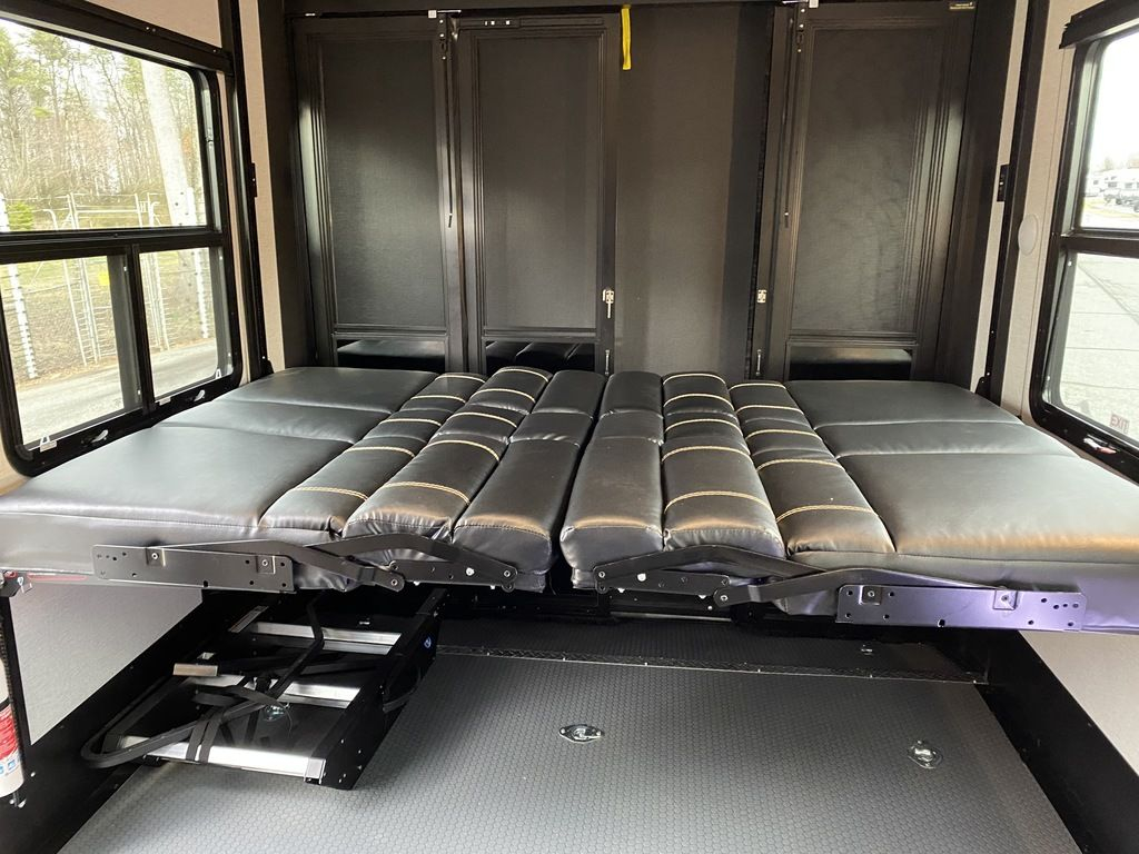 2022 Dutchmen Voltage 4145 - Image 5