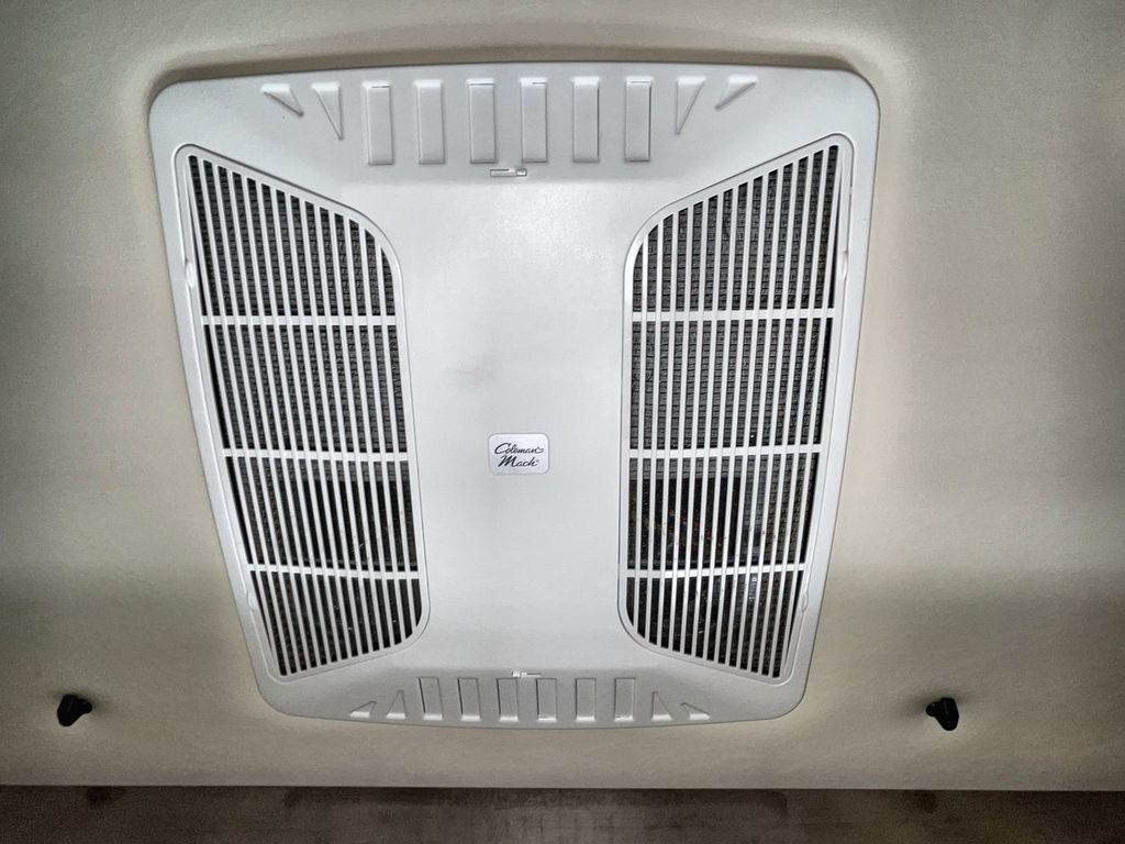 2022 Holiday Rambler Endeavor 38N - Image 6