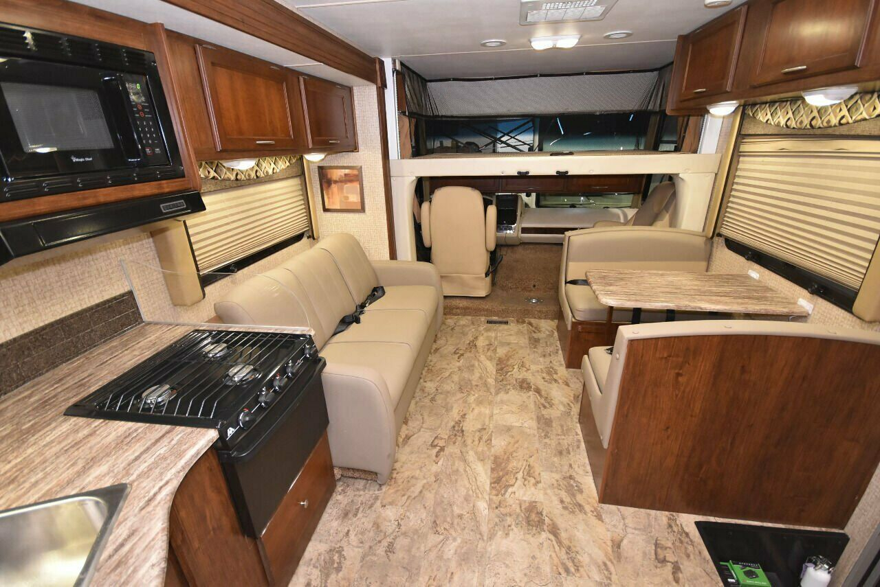2015 Coachmen Pursuit 33BH - Image 14