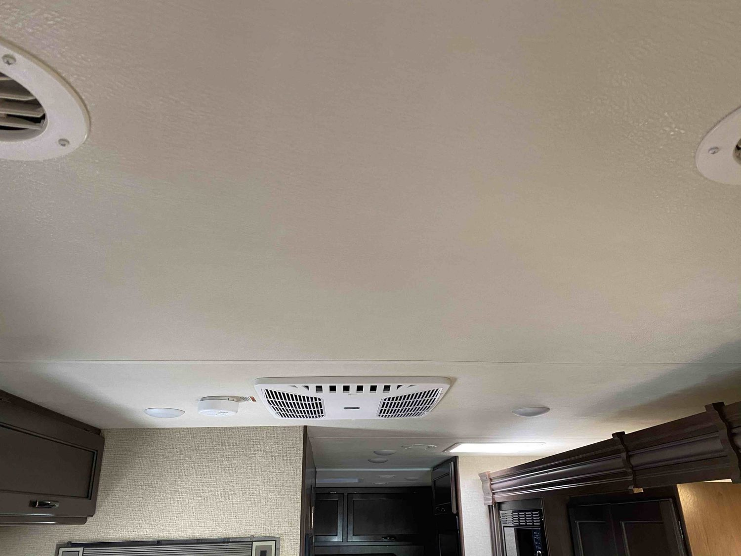 2019 Four Winds 28Z - Image 13