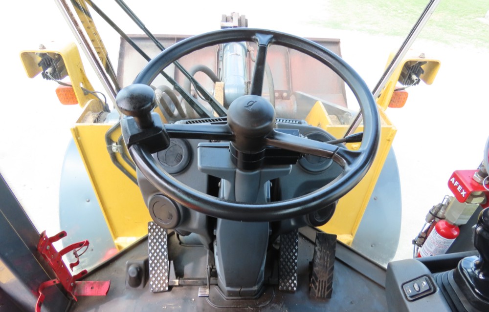 2017 John Deere 624K-II - Image 24