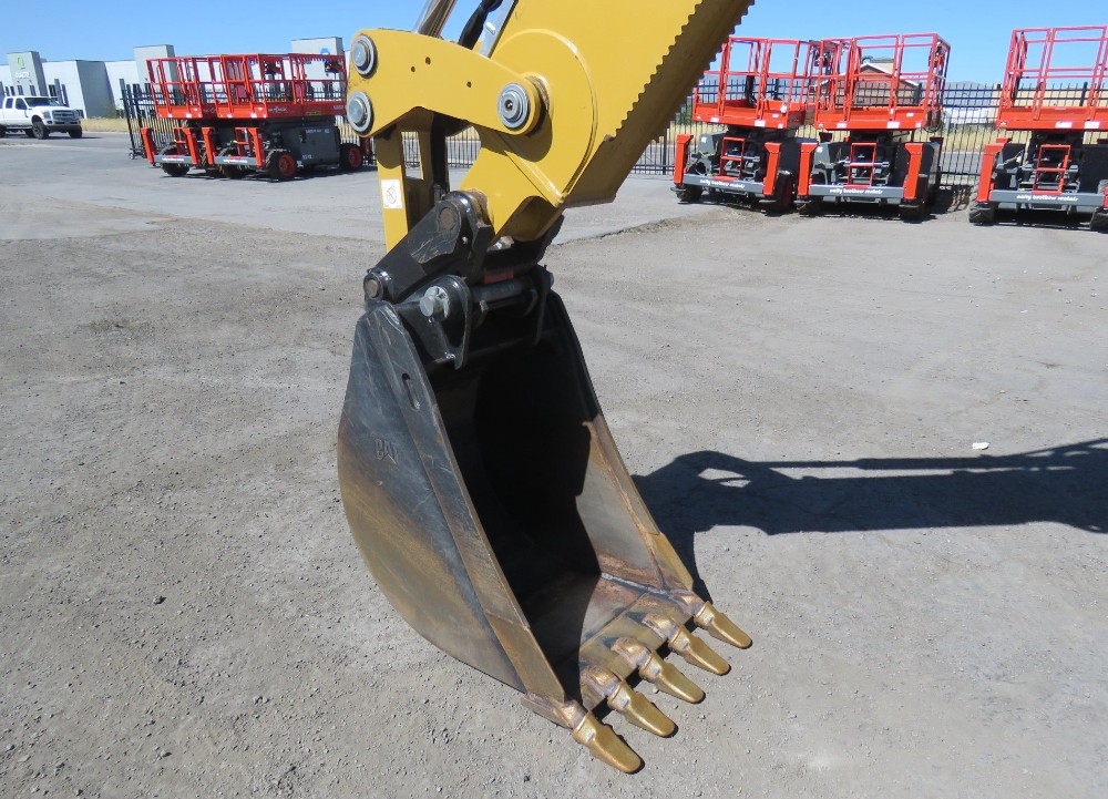 2017 Caterpillar 420F2 - Image 23