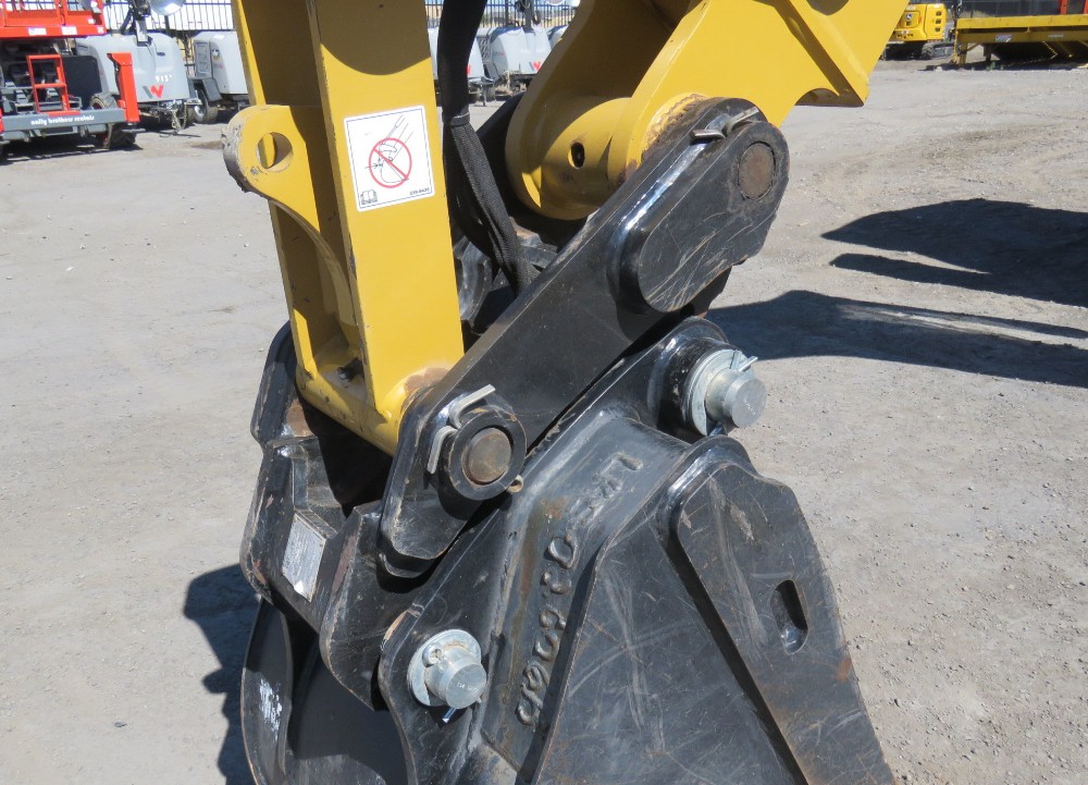 2017 Caterpillar 420F2 - Image 25