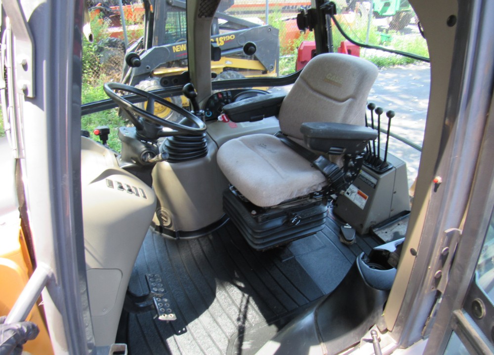 2016 Case 590 Super N - Image 22