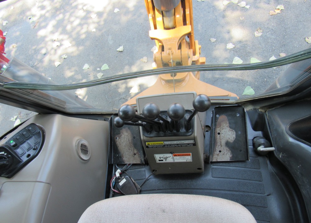 2016 Case 590 Super N - Image 27