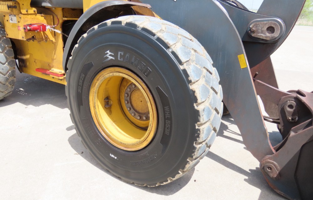 2017 John Deere 624K-II - Image 6