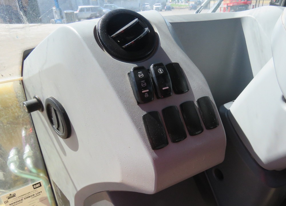 2017 Caterpillar 420F2 - Image 35
