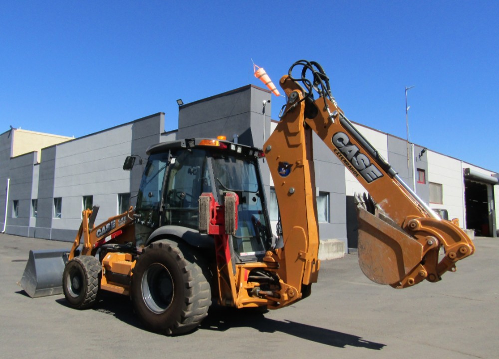 2016 Case 590 Super N - Image 4