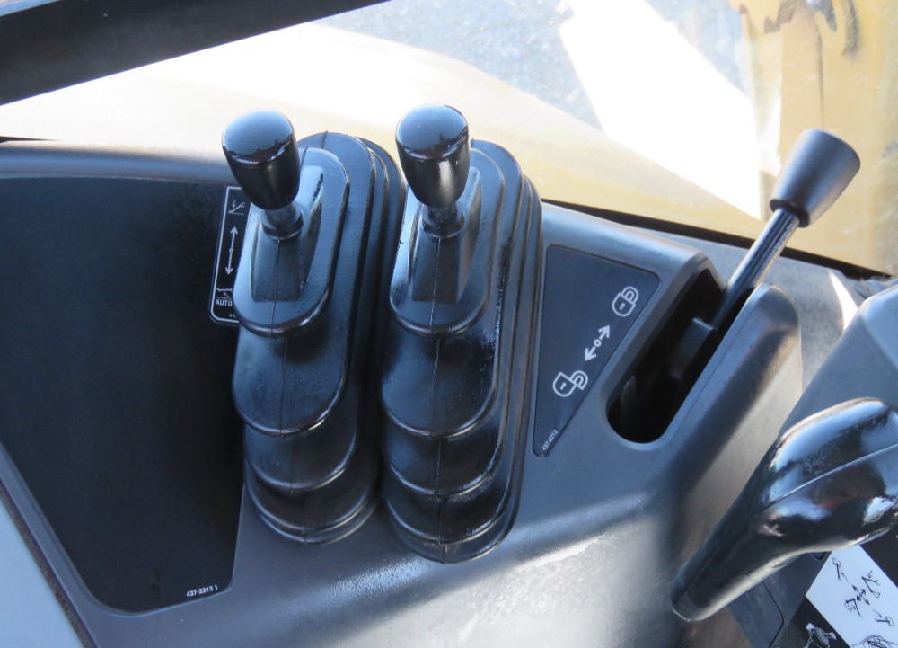 2017 Caterpillar 420F2 - Image 39