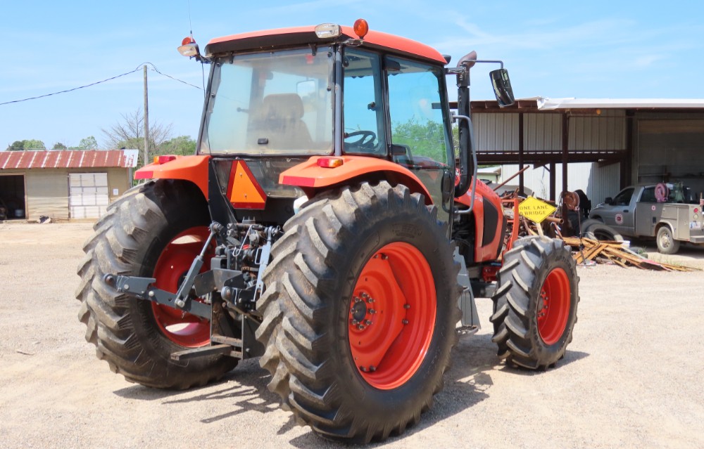 2017 Kubota M6S-111 - Image 5