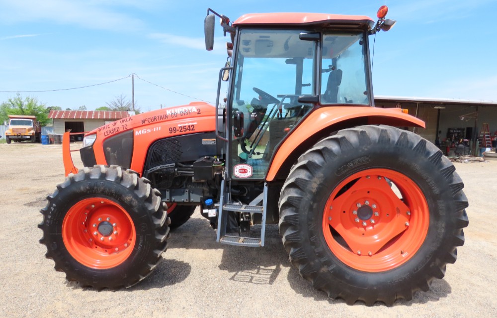 2017 Kubota M6S-111 - Image 6