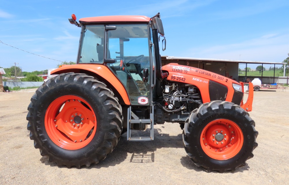 2017 Kubota M6S-111 - Image 7