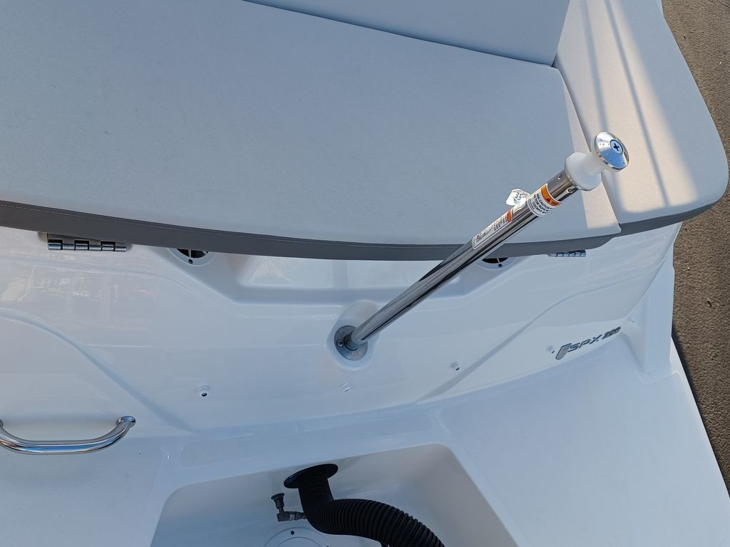 2020 Sea Ray SLX 230 - Image 14