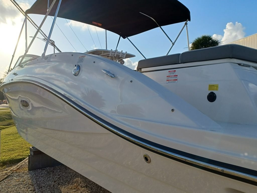 2020 Sea Ray SLX 230 - Image 15
