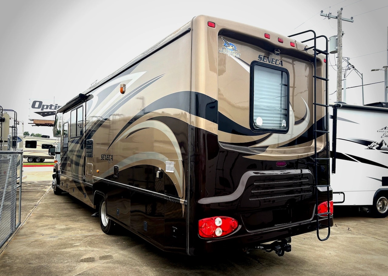 2009 Jayco Seneca HD 35GS - Image 4