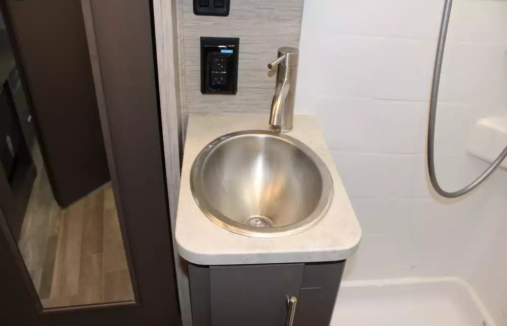 2023 Thor Vegas 24.1 - Image 12