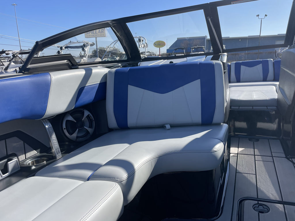2020 Malibu Boats 23 MXZ - Image 13