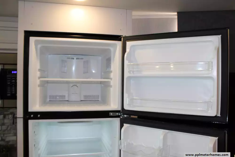 2023 Fleetwood Fortis 34M - Image 15