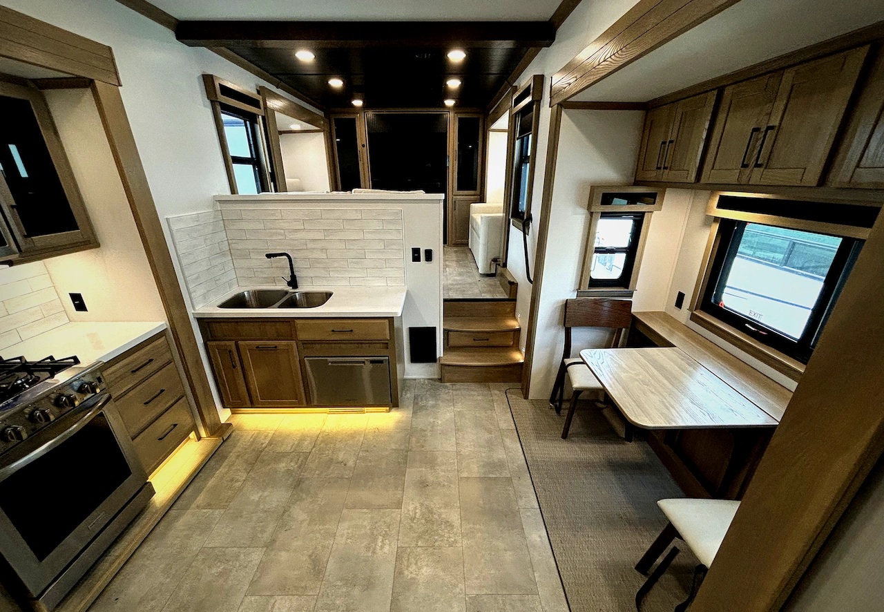 2024 Forest River RiverStone 425FO - Image 11