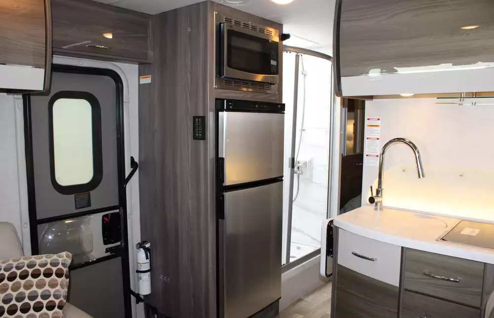 2024 Thor Tiburon 24RW - Image 15