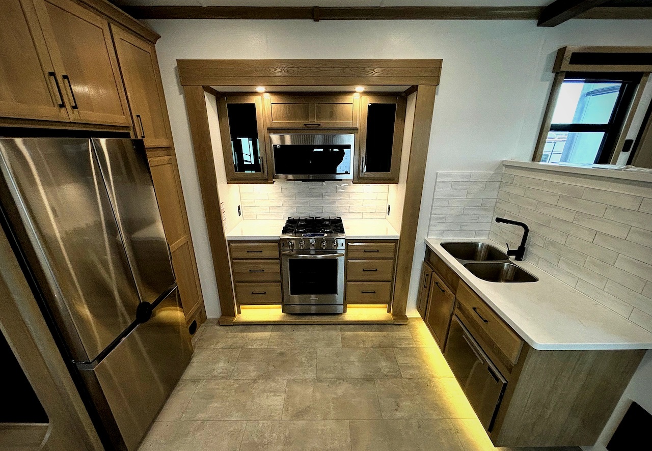 2024 Forest River RiverStone 425FO - Image 12