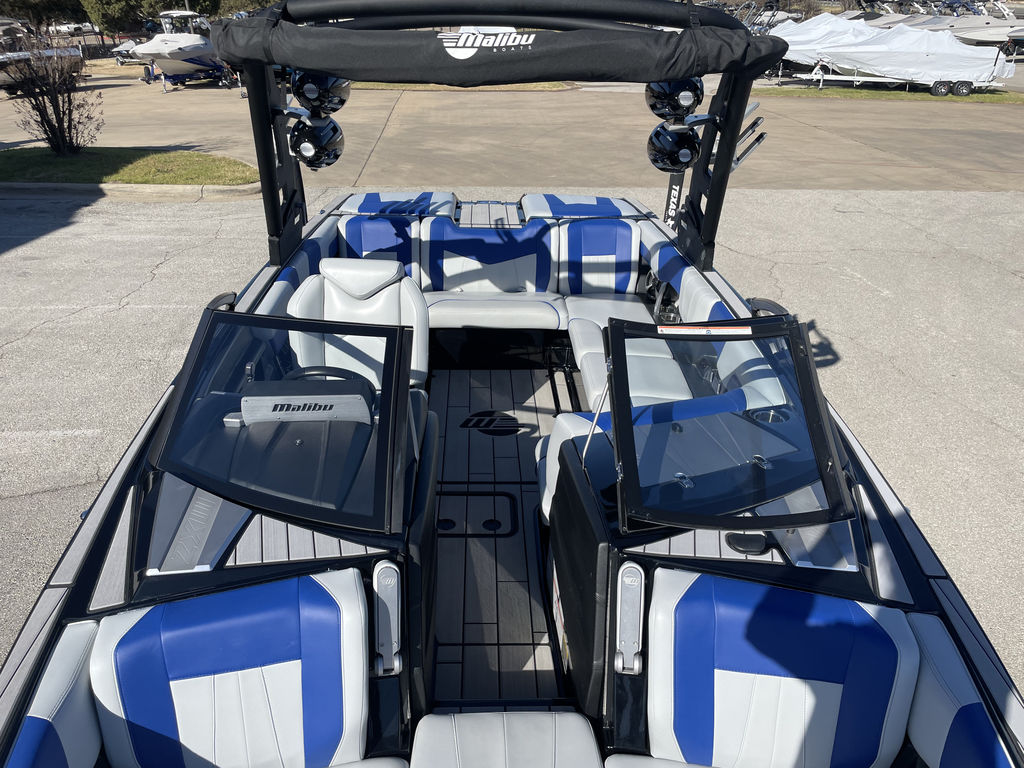 2020 Malibu Boats 23 MXZ - Image 15