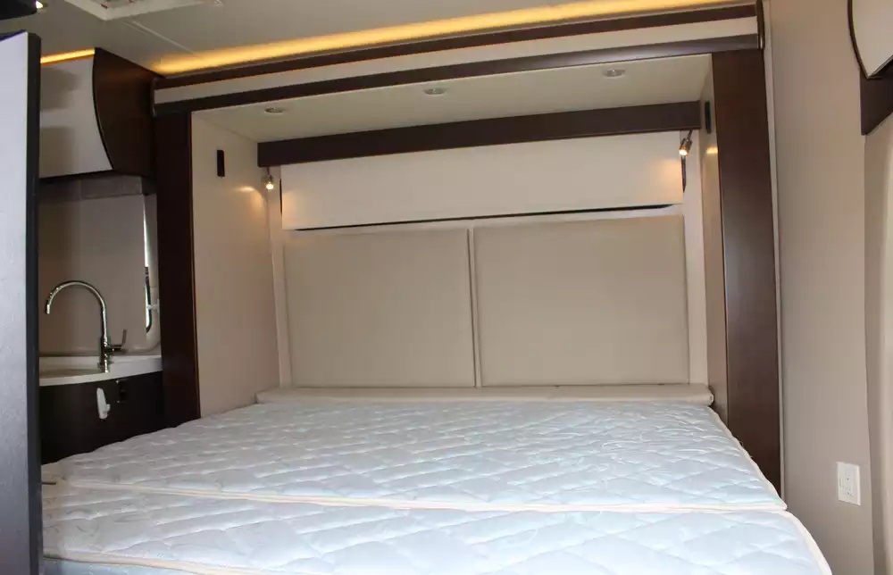 2017 Leisure Travel Unity Series U24MB - Image 17