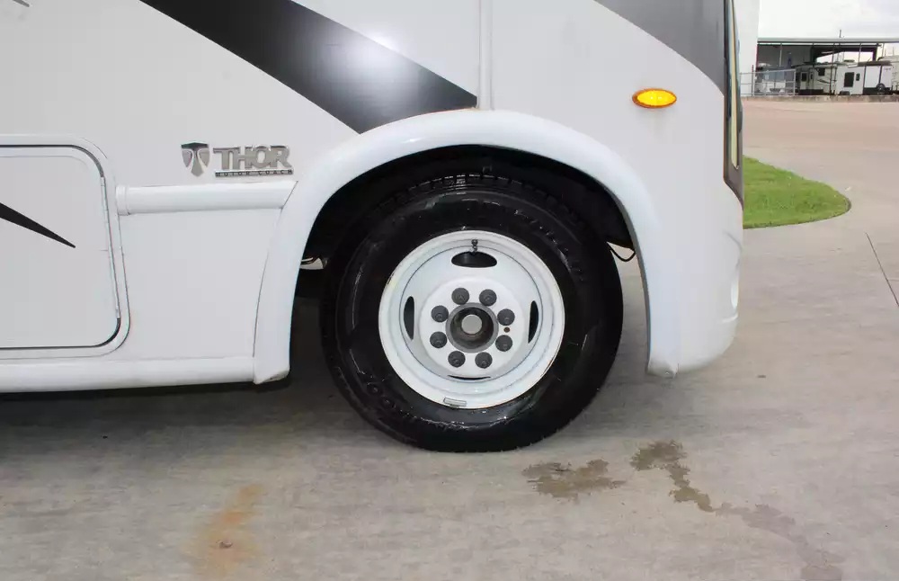 2023 Thor Vegas 24.1 - Image 14