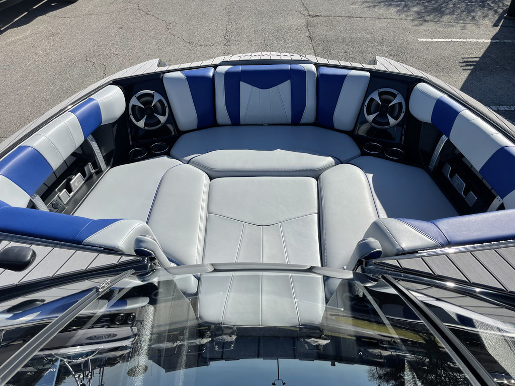 2020 Malibu Boats 23 MXZ - Image 16
