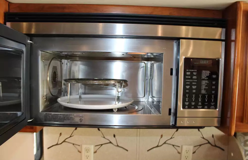 2013 Tiffin Phaeton 36GH - Image 10