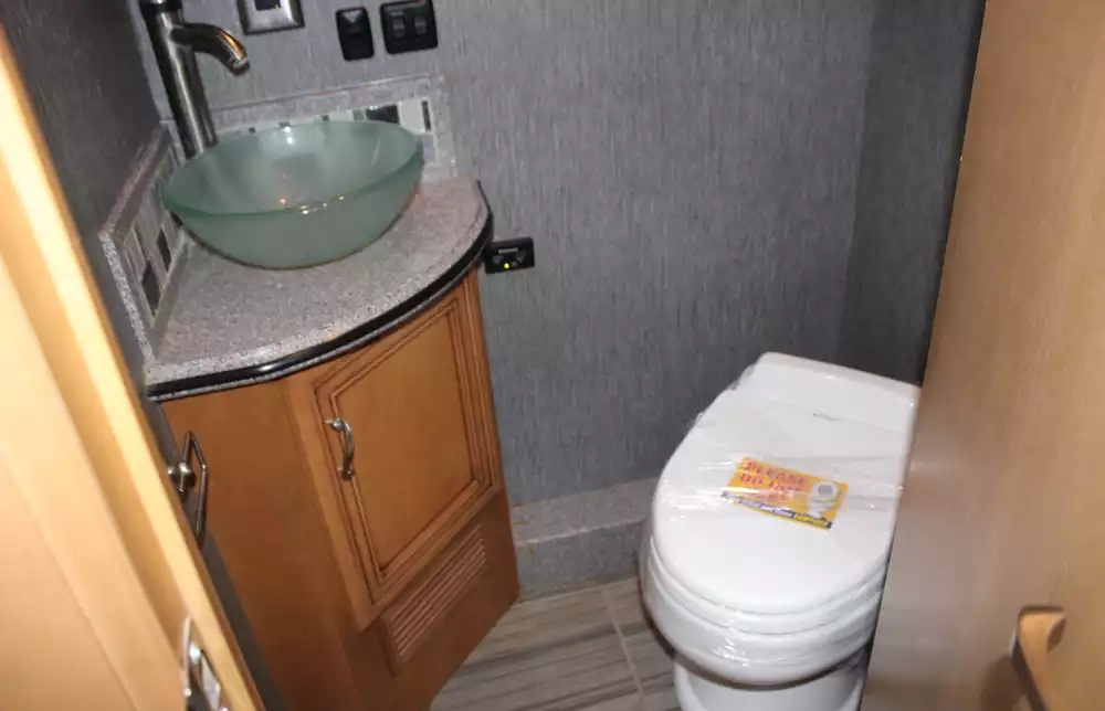 2015 Newmar Ventana 4369 - Image 17