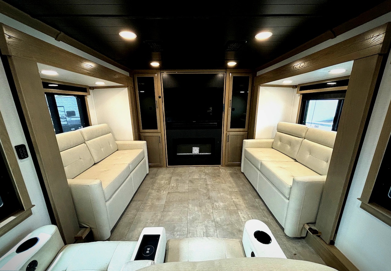 2024 Forest River RiverStone 425FO - Image 15