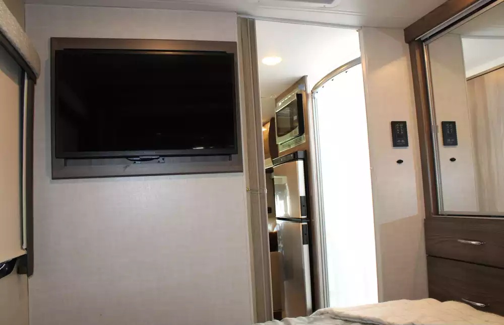 2024 Thor Tiburon 24RW - Image 19