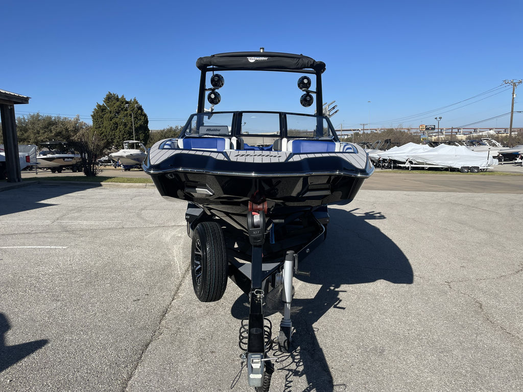 2020 Malibu Boats 23 MXZ - Image 18