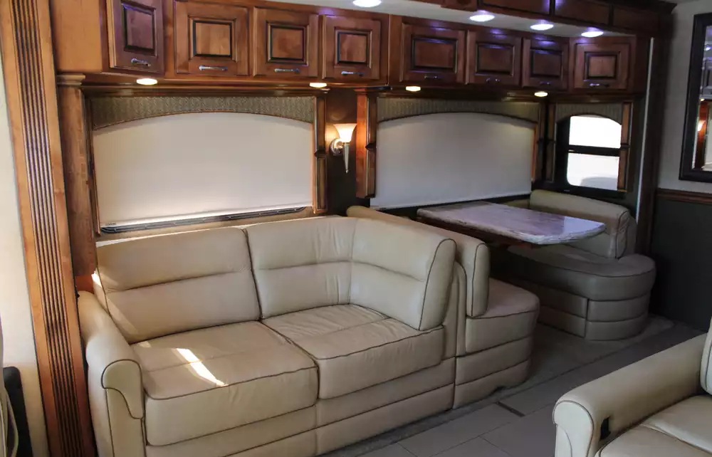 2013 Monaco Knight 40DFT - Image 17