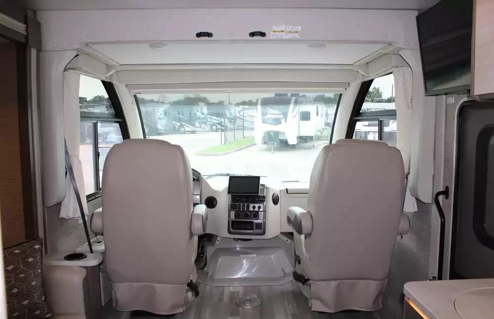 2023 Thor Vegas 24.1 - Image 17