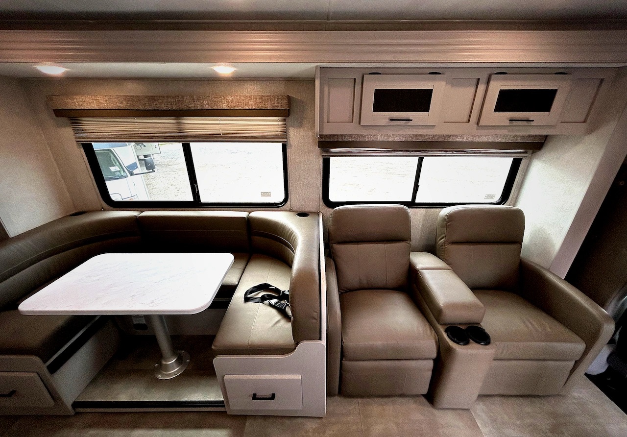 2024 Coachmen Freelander 31MB - Image 11