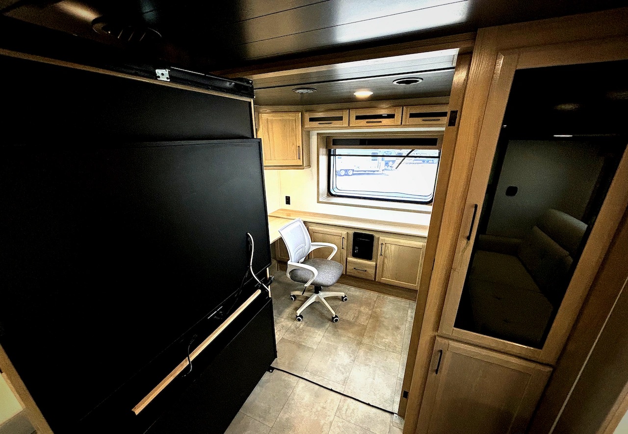 2024 Forest River RiverStone 425FO - Image 16