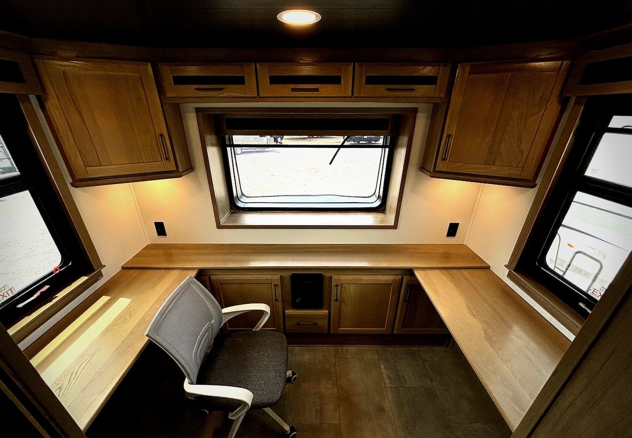 2024 Forest River RiverStone 425FO - Image 17