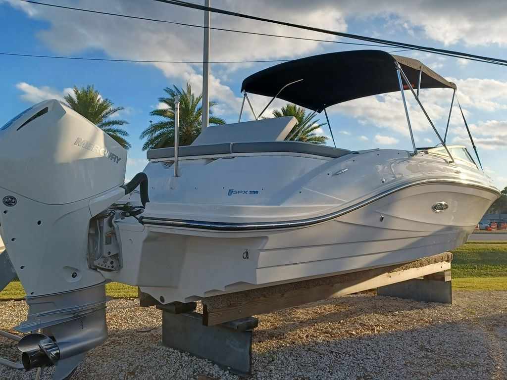2020 Sea Ray SLX 230 - Image 23