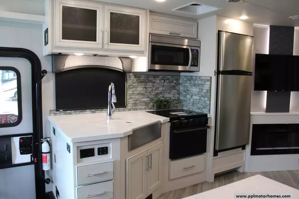 2023 Fleetwood Fortis 34M - Image 21