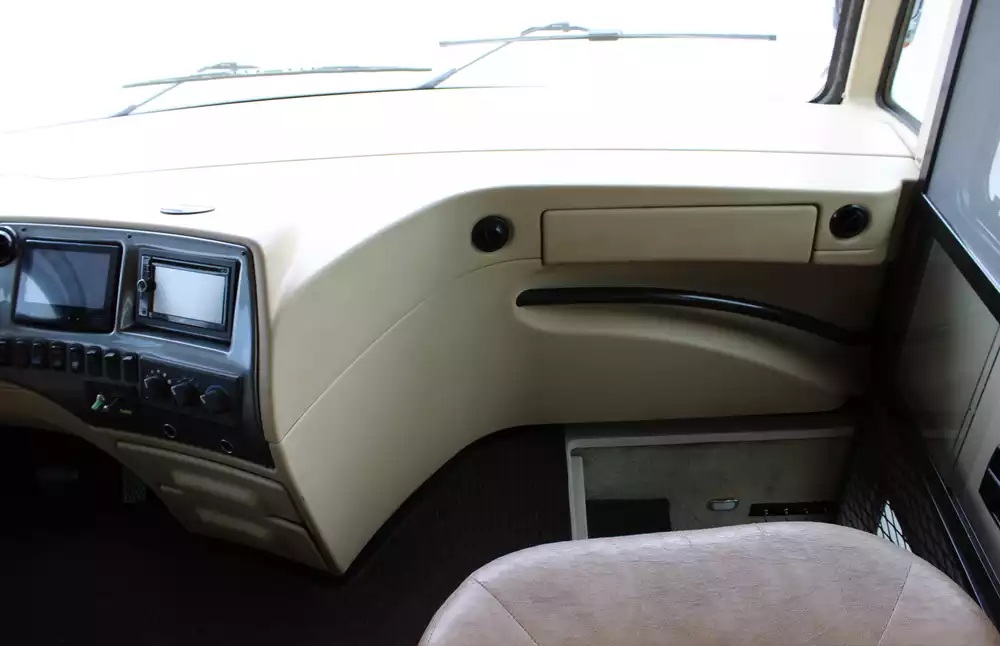 2013 Tiffin Phaeton 36GH - Image 15