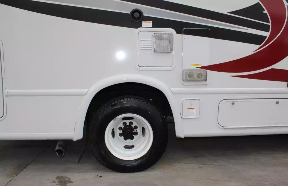 2023 Thor Vegas 24.1 - Image 20