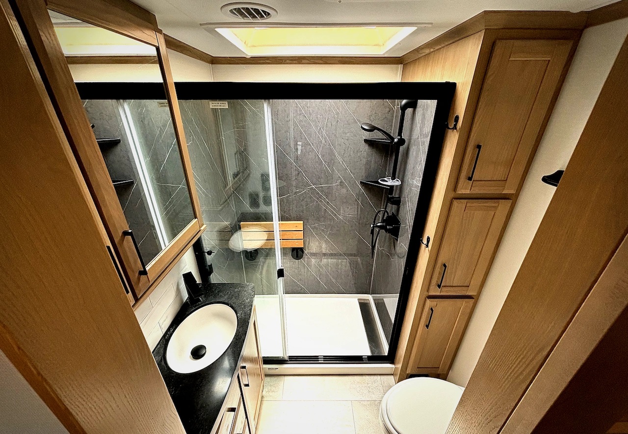 2024 Forest River RiverStone 425FO - Image 19