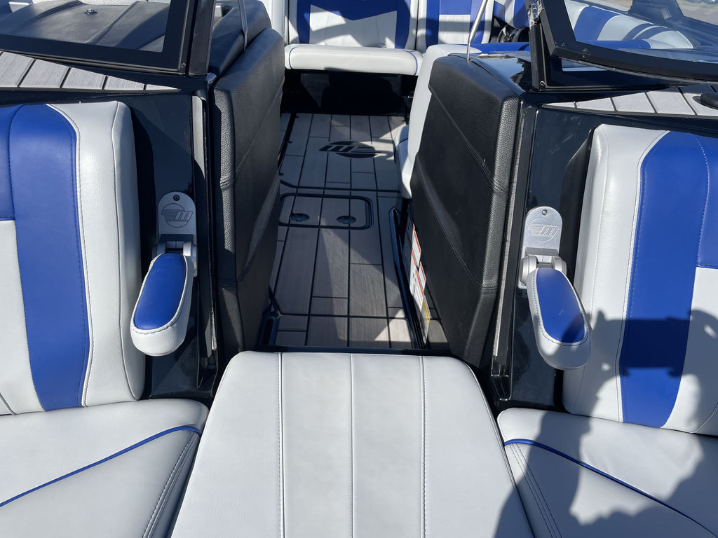 2020 Malibu Boats 23 MXZ - Image 22