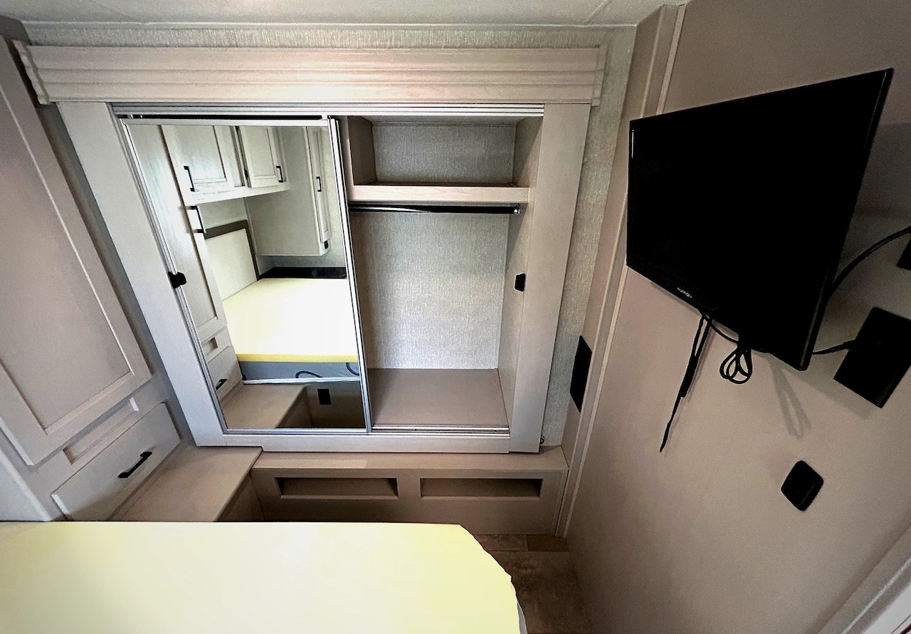 2024 Coachmen Freelander 31MB - Image 15