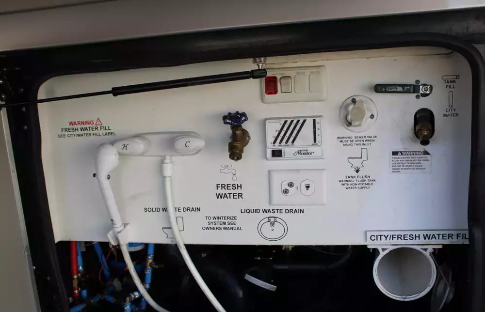 2013 Monaco Knight 40DFT - Image 21