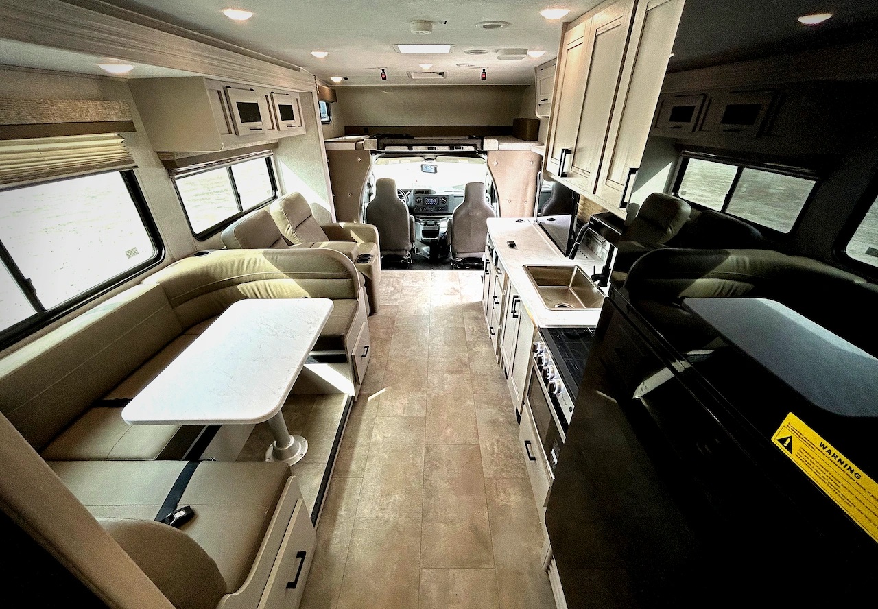 2024 Coachmen Freelander 31MB - Image 16