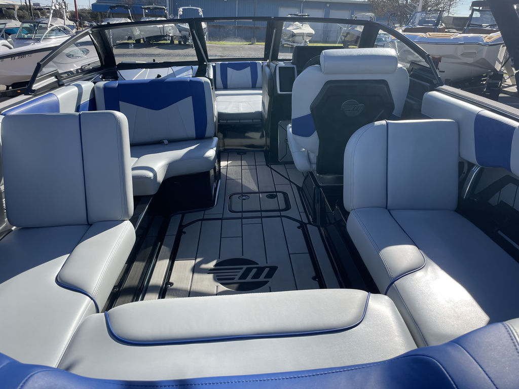 2020 Malibu Boats 23 MXZ - Image 24