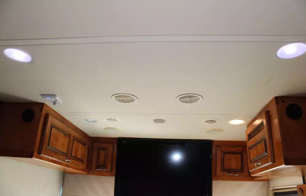 2013 Monaco Knight 40DFT - Image 22